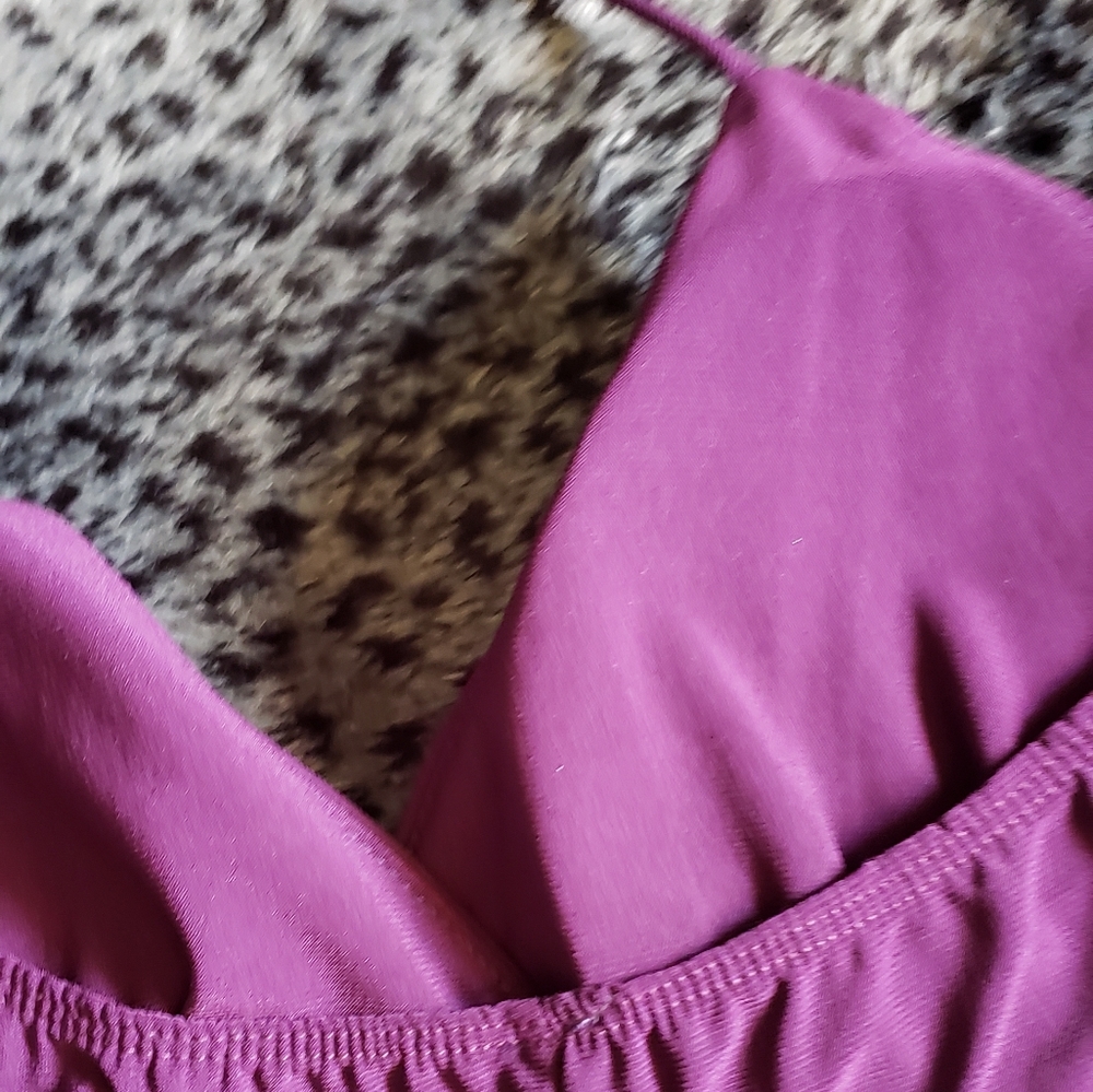 Classy Halter Top that Sparkles - Picture 6 of 9